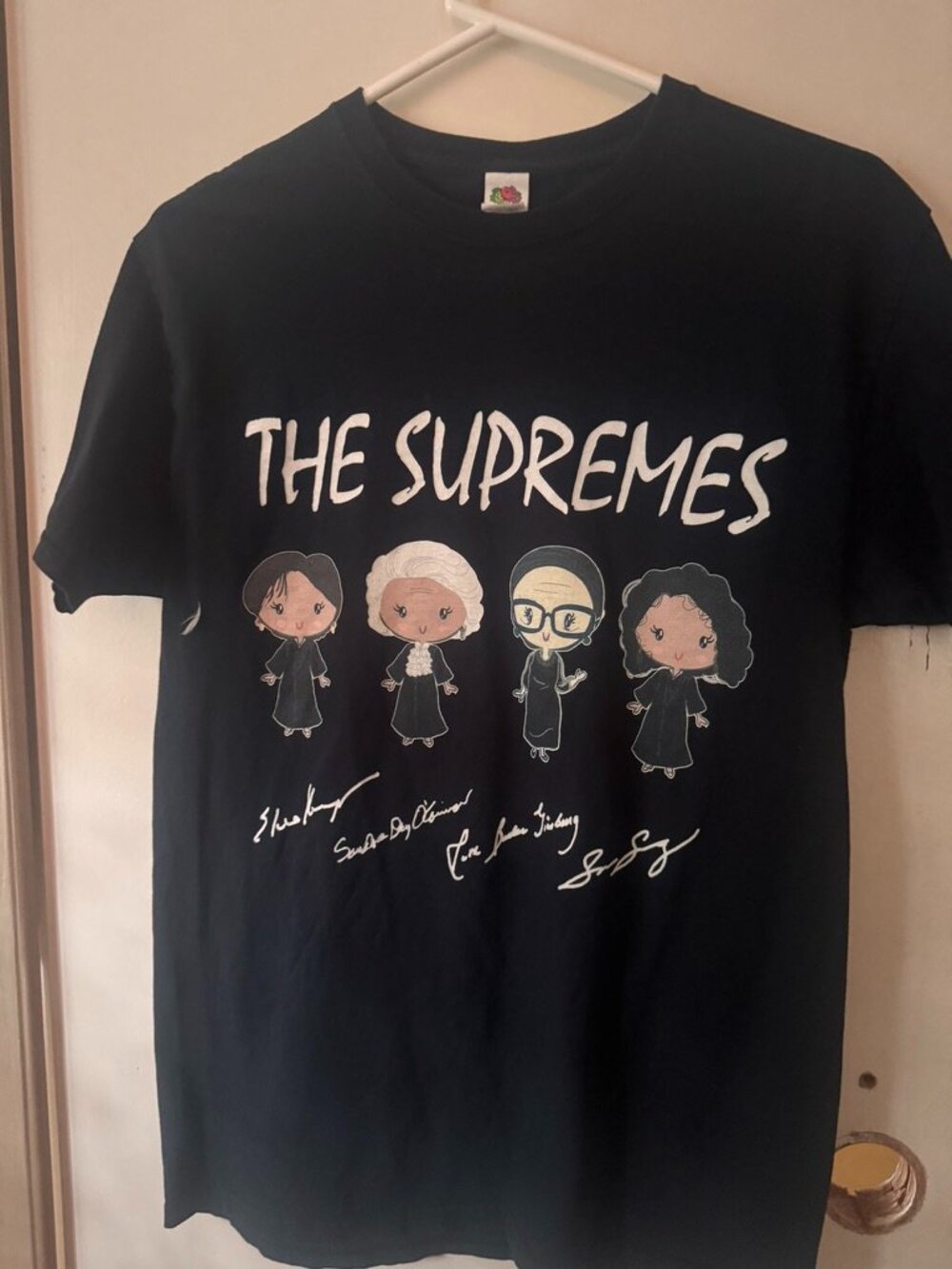 Vintage The Supremes Female Supreme Court Justices Graphic Tee M